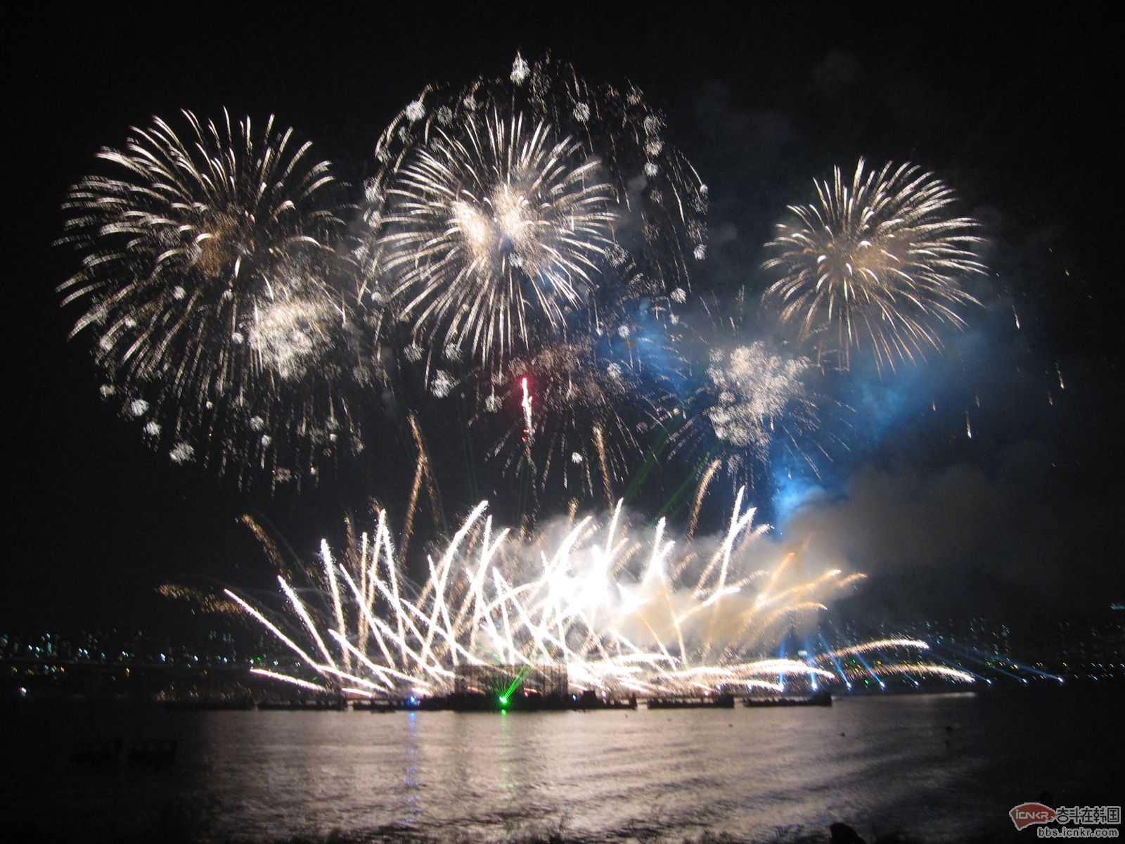 2011年首尔国际烟花节落幕-韩国新闻-要闻-奋斗在韩国 韩国留学生华人