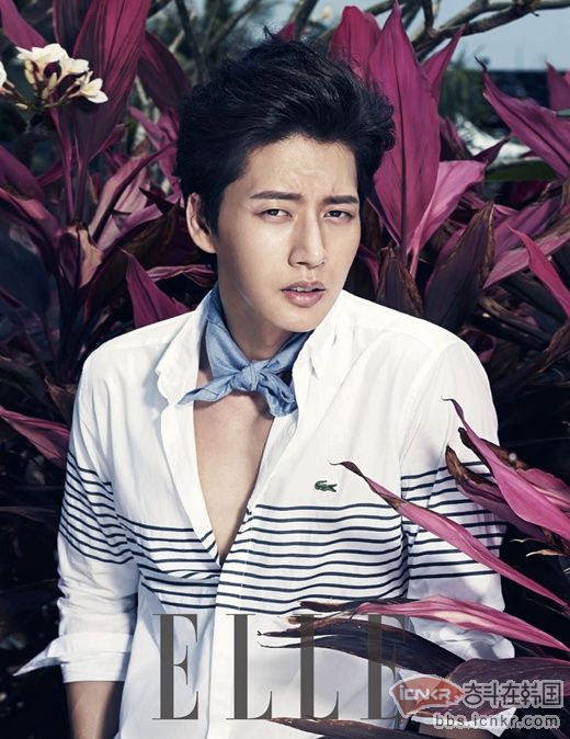 韩国演员朴海镇时尚写真变夏日炫美男