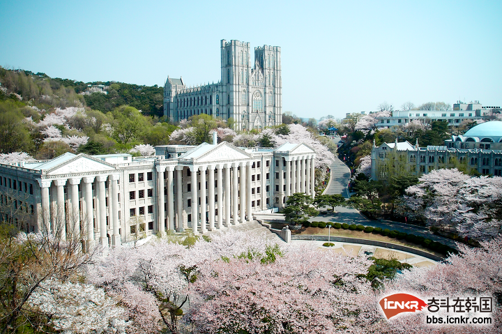 hee university),1949年创办的综合性大学,是韩国的著名高等学府