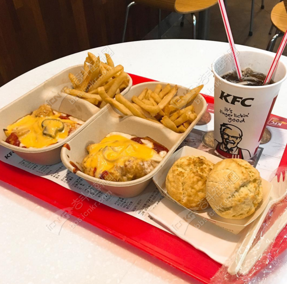 韩国肯德基推出新品舀着吃的炸鸡吃过的小伙伴都说不错呢