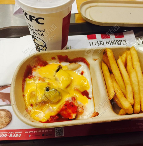 韩国肯德基推出新品舀着吃的炸鸡吃过的小伙伴都说不错呢