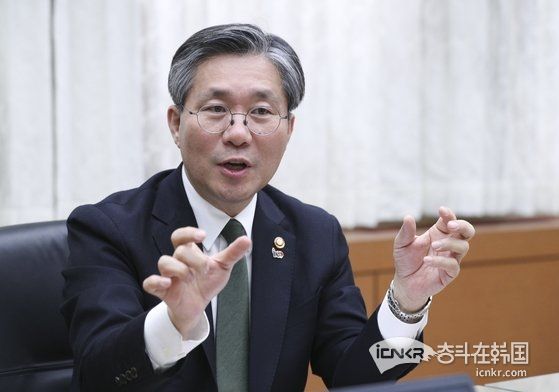 韩产业部长：将把IT融入时装、空气产业复兴制造业