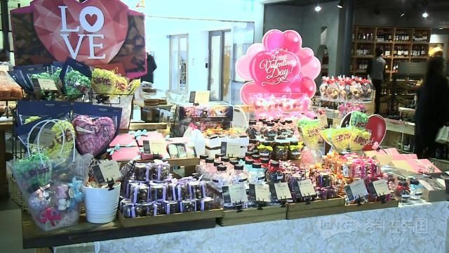 调查：七成韩国人因商业化节日过多倍感疲倦