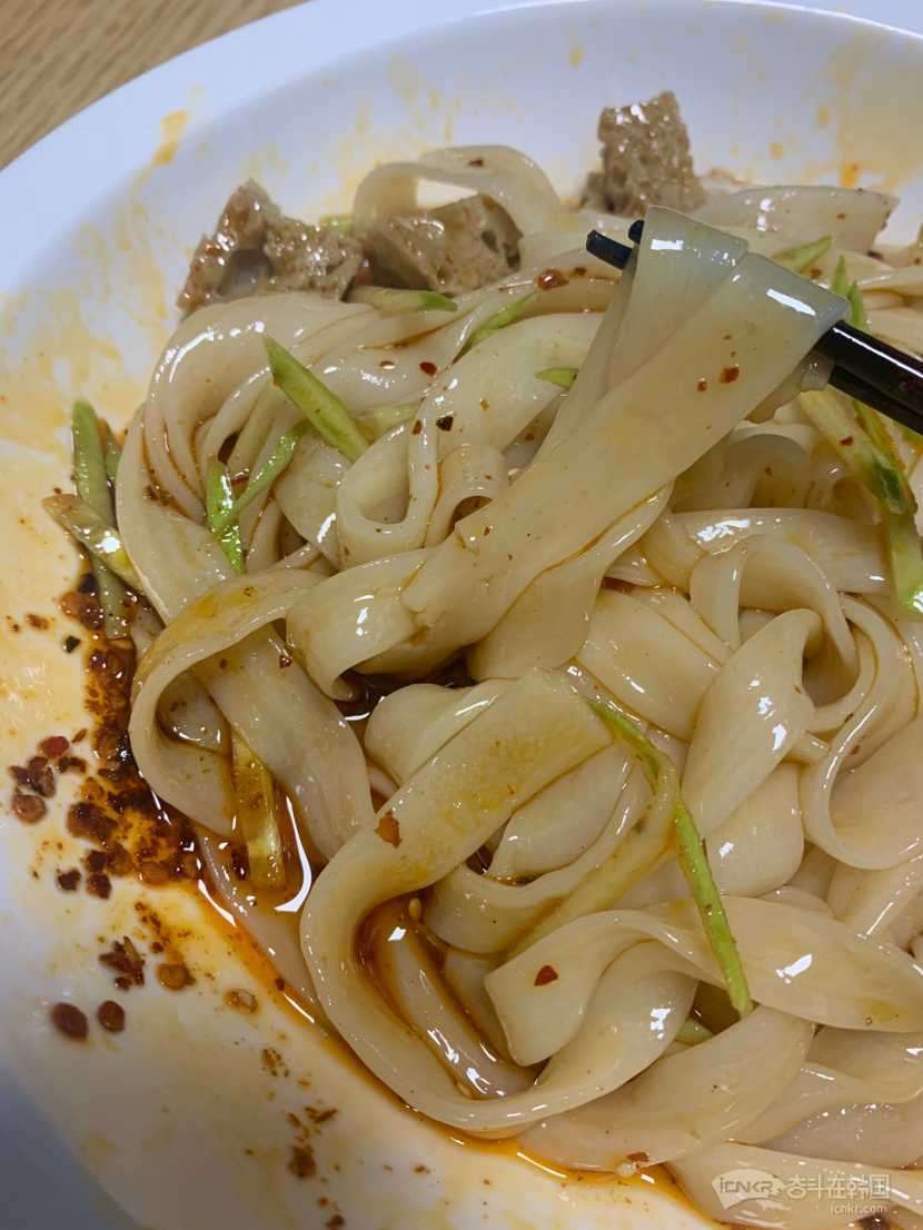 凉皮实拍图超级好吃推荐