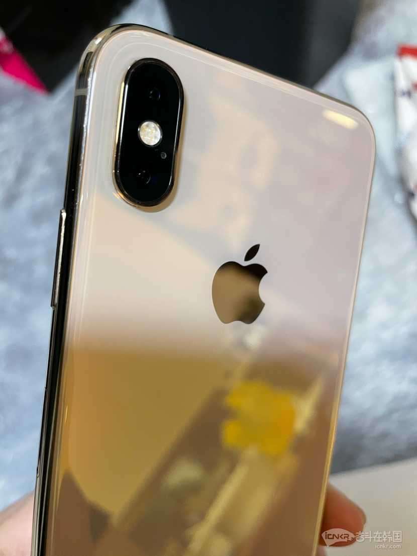 苹果xs 土豪金 64g 99成新