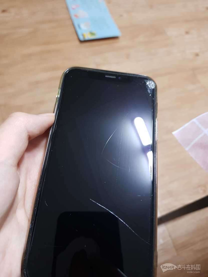 iphone11pro碎屏照片图片