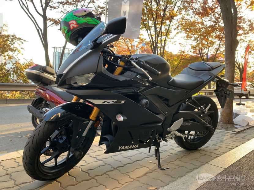 出售19款r3 摩托车