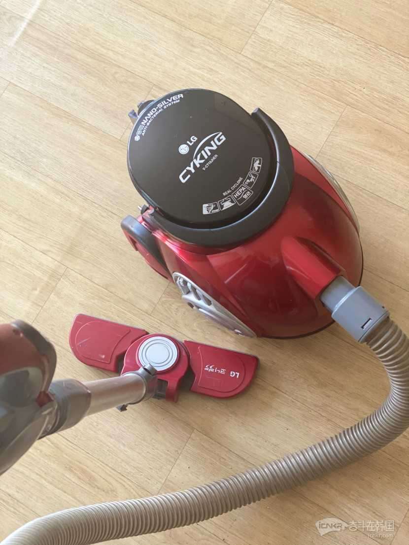 lg吸尘器9成新2w
