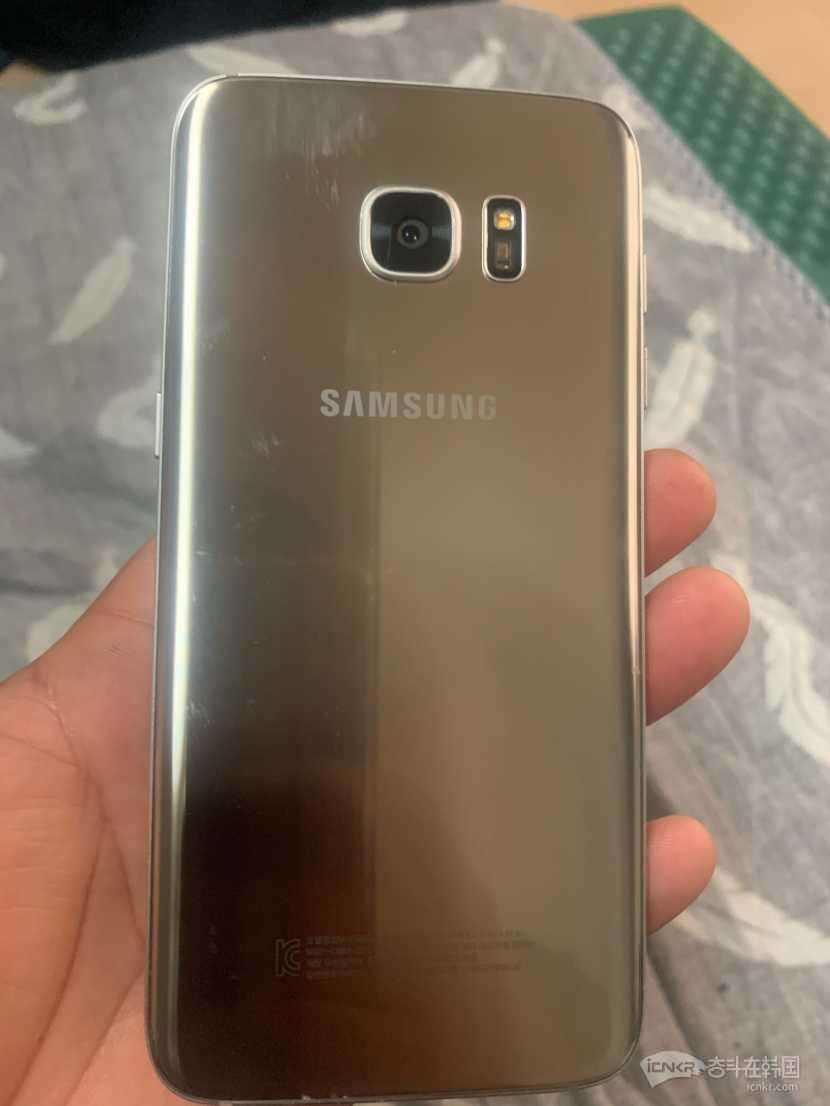 三星s7edge金色128g