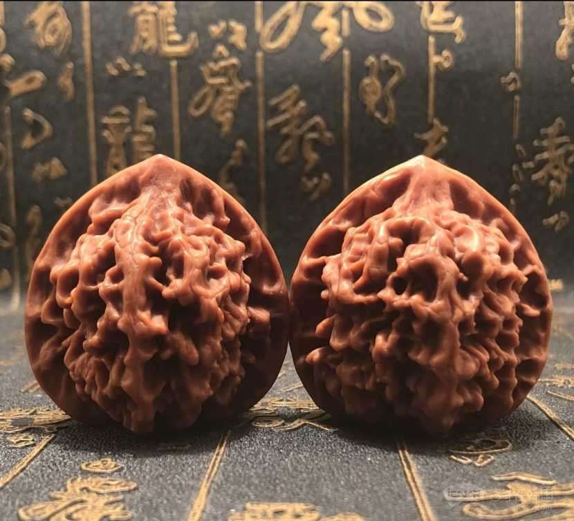 文玩核桃:老树帝王狮子头