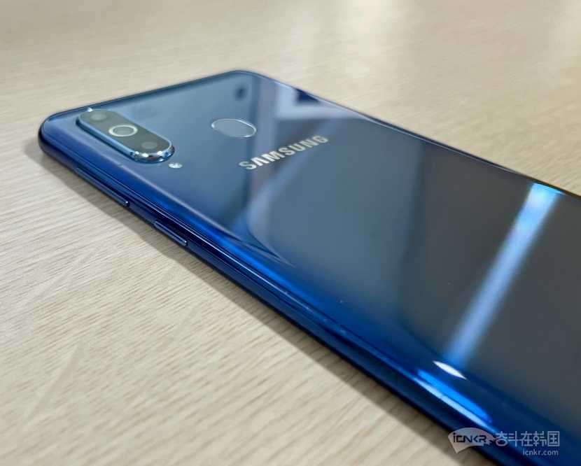 出一套蓝银渐层128gb三星a9pro