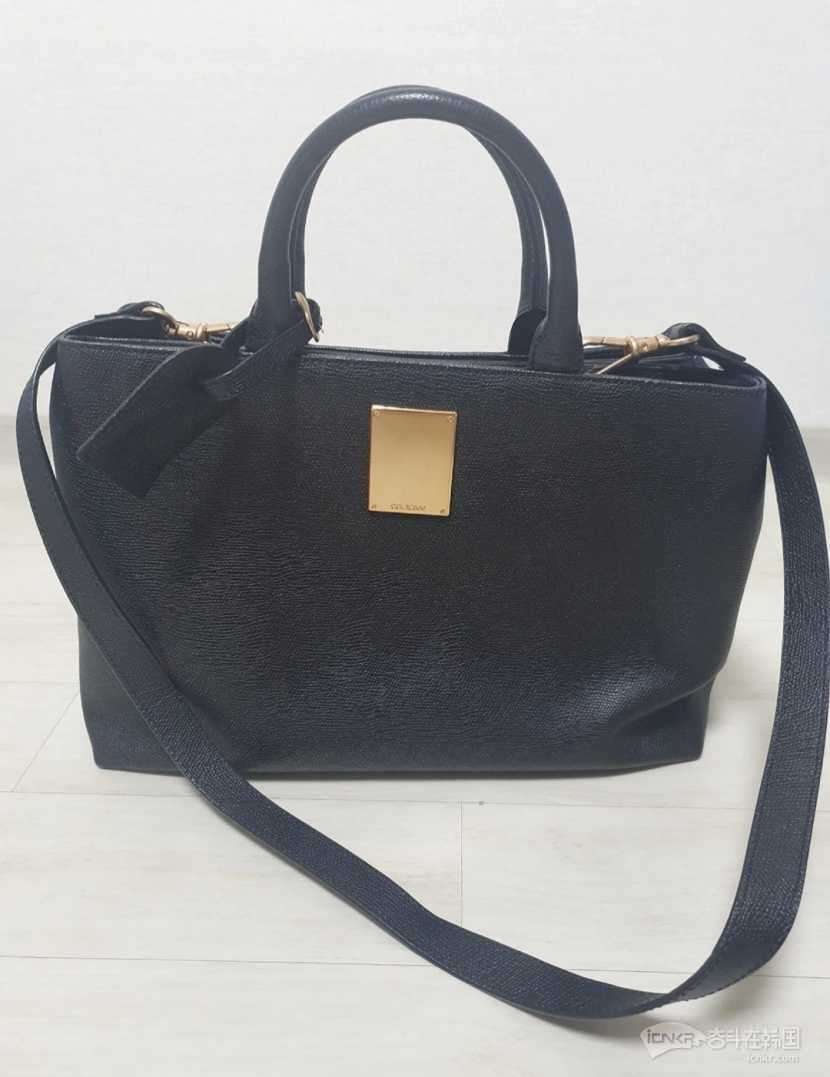 全新couronne真皮女包10万甩