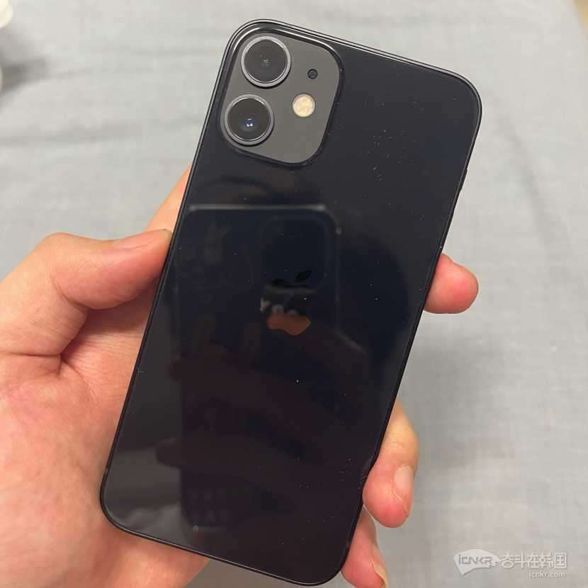 出一台iphone12mini黑色256g刚买一周感觉用不太上了比官网便宜出