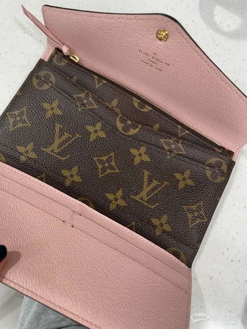 出lv长款二合一钱包40万出,可邮寄