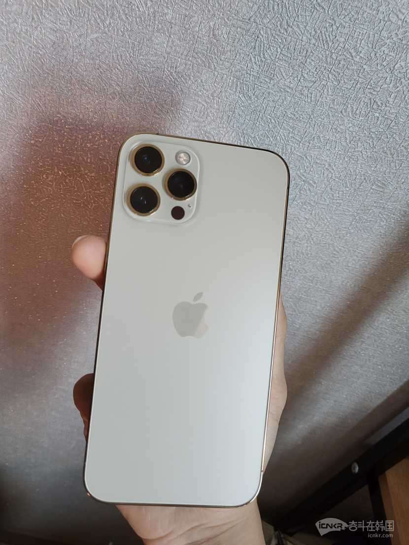 出售iphone12promax128g金色105万电池百分之百
