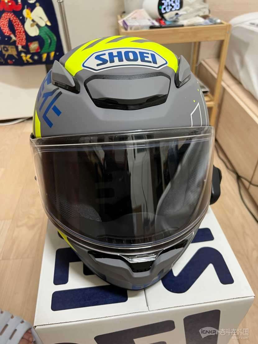 99新shoeiz8带蓝牙耳机