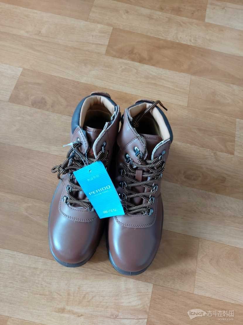安全鞋k2的2万5,一般的15000,都是255的,衿井自取0109073884-跳蚤
