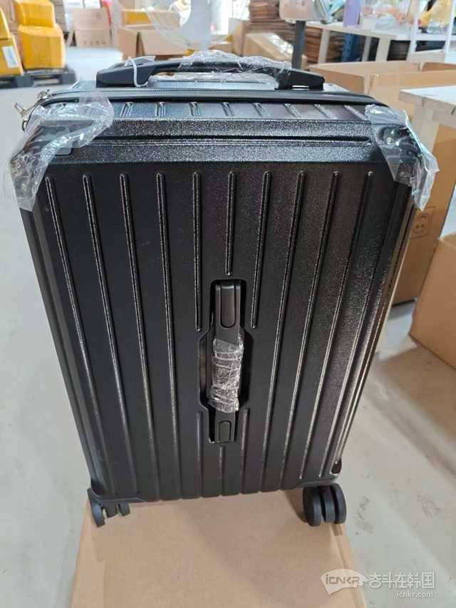 有几个行李箱，全新，便宜卖，有需要要的联系我