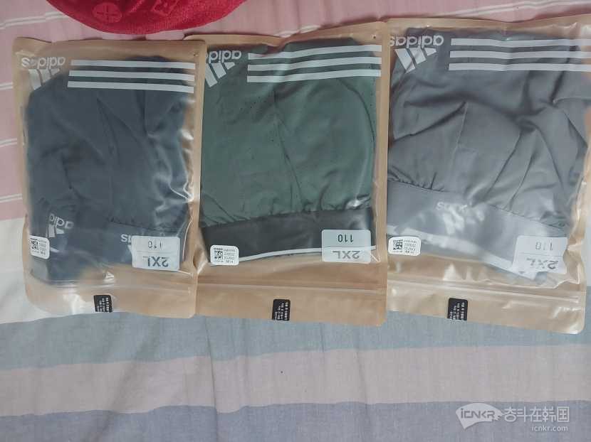 出阿迪達斯男士短褲3個買錯碼了，買的時候花1.6萬一條現(xiàn)3條2.9萬出110碼