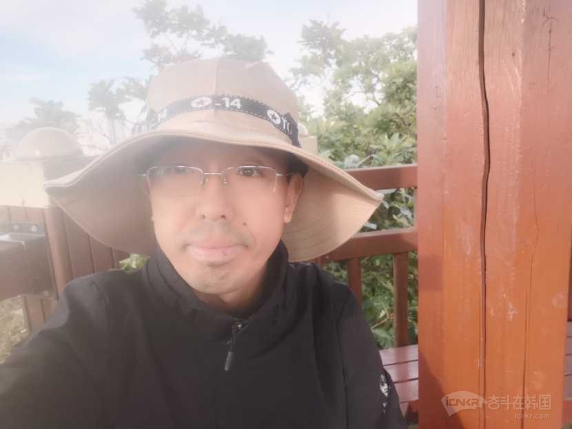 有爱爬山和自学英语爱好者吗？