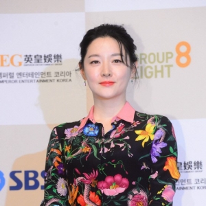 李英爱出演新剧《异梦》 变身女间谍