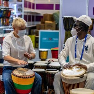 海外网评：同比增长8.6%，中国外贸韧性足